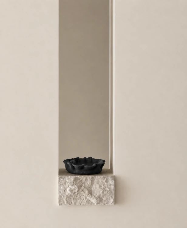 podstawka-z-czarnej-gliny-wabi-sabi.jpg