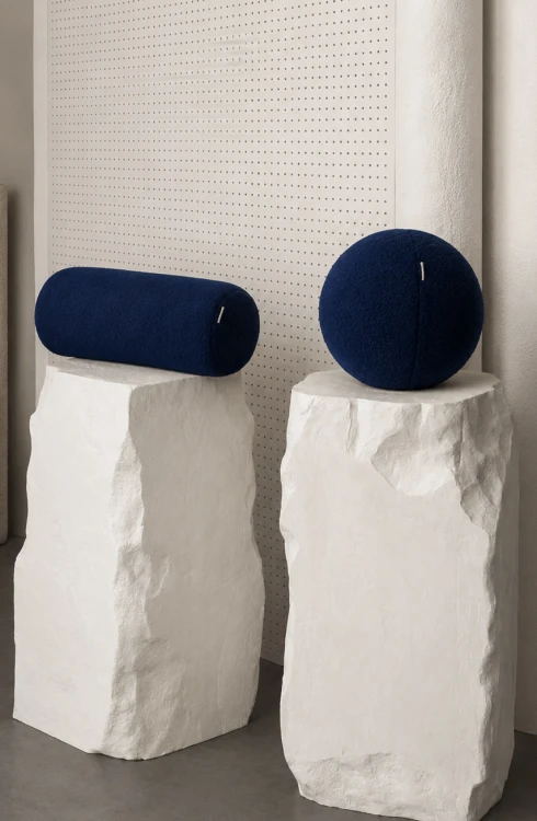 poduszka-kula-boucle-royal blue.jpg