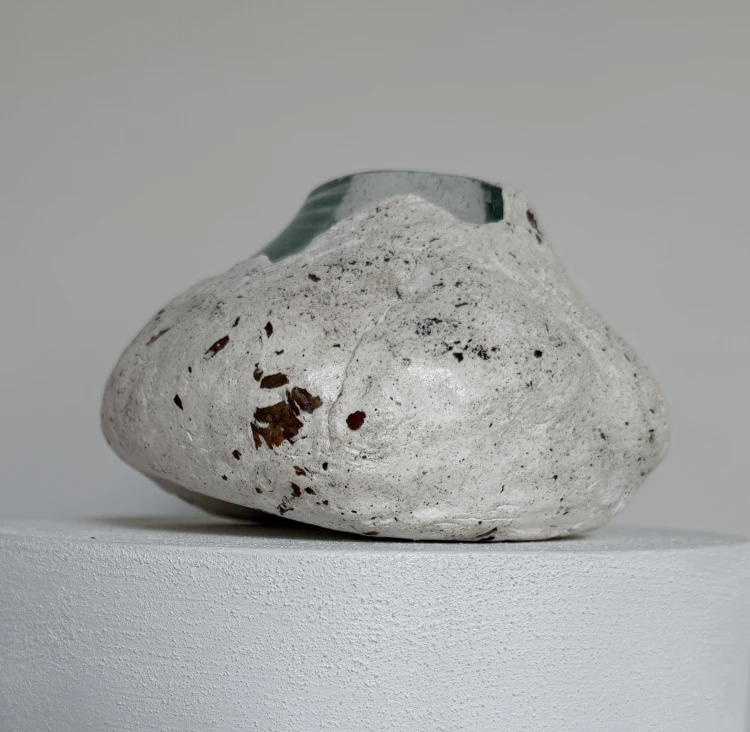 rzeźbiarski-wazon-wabi-sabi.jpg