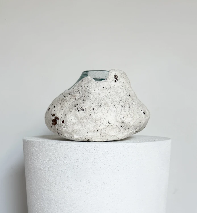rzeźbiarski-wazon-wabi-sabi.jpg