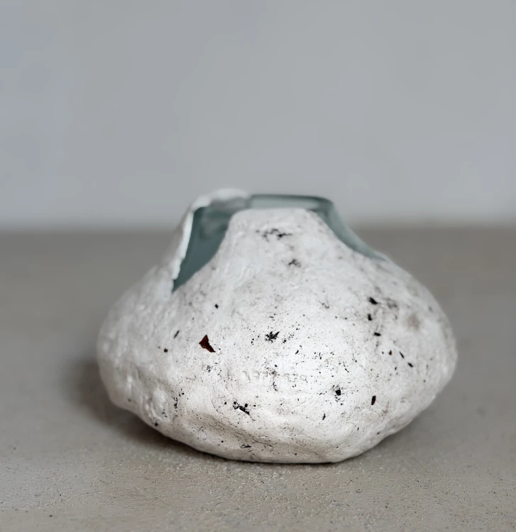 rzeźbiarski-wazon-wabi-sabi.jpg
