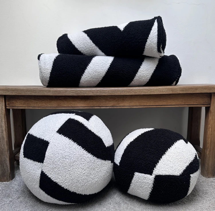 poduszka-walec-boucle.jpg