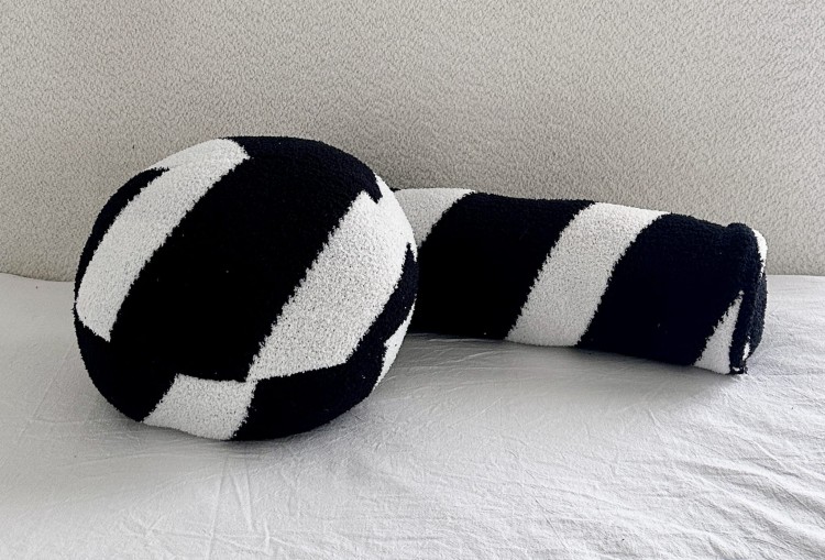 poduszka-kula-w-paski-boucle.jpg