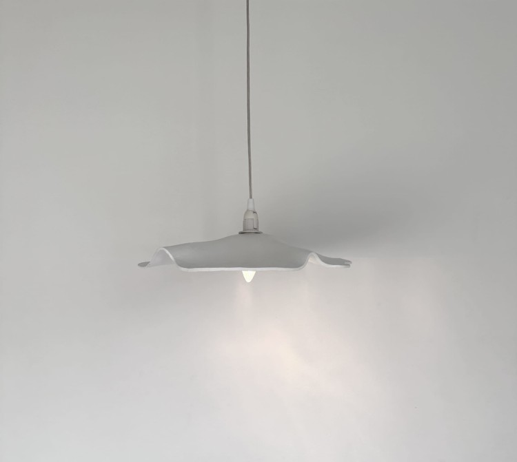 biały-klosz-lampy-z-gliny.jpg