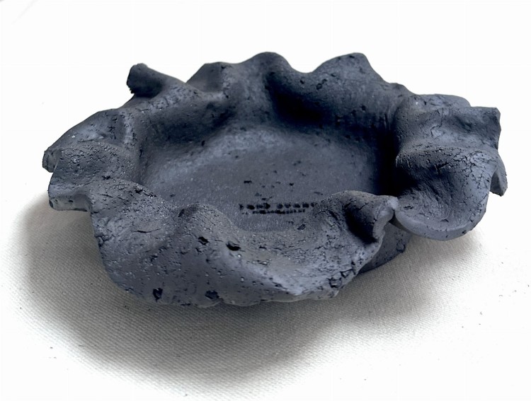czarna-misa-z-gliny-wabi-sabi.jpg